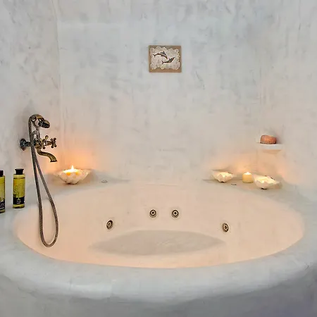 White Cave Private *
